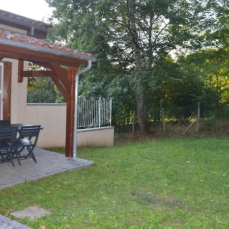 Апартаменты Le N4 Des Hauts De Sarlat, Clim Piscine Parking Сарла-ла-Канеда